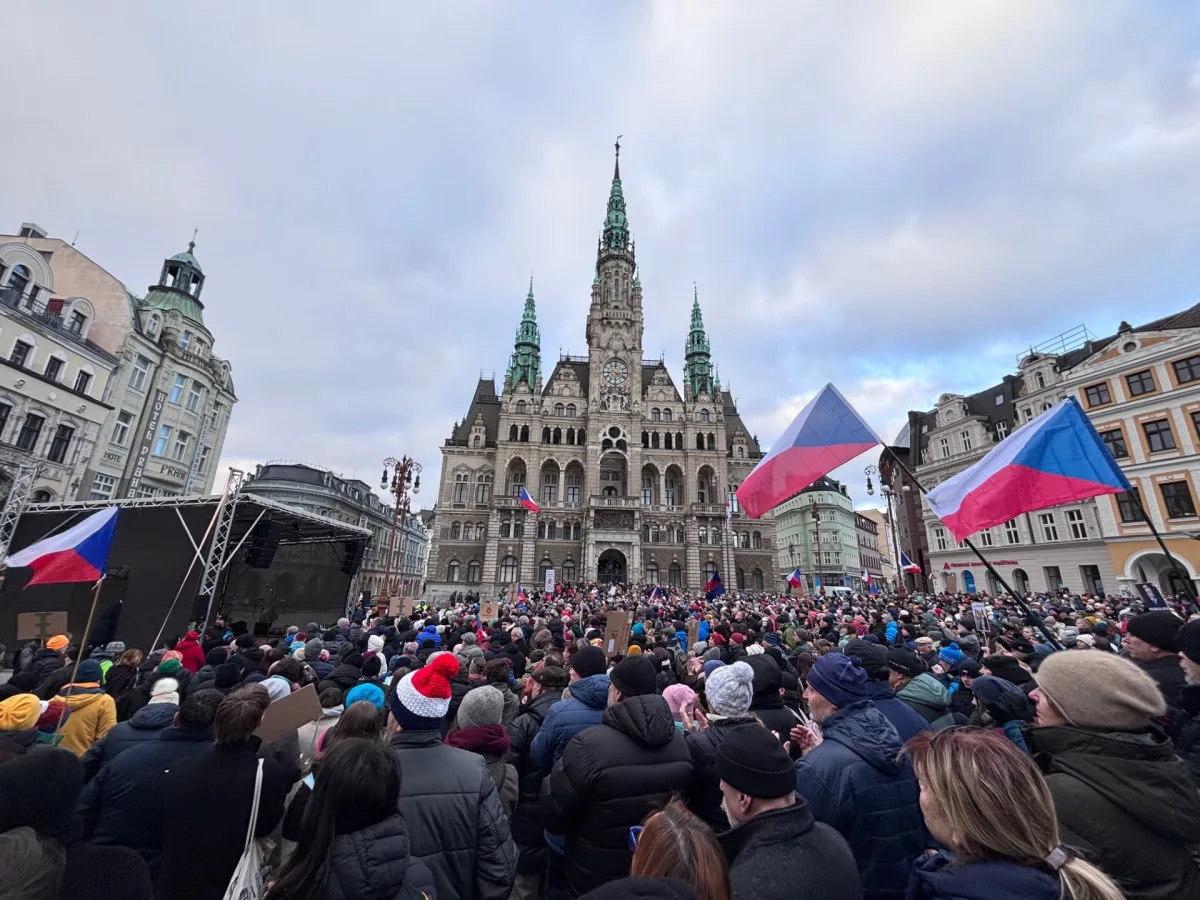 Podpořit prezidenta a demokracii přišlo v Liberci na dva tisíce lidí