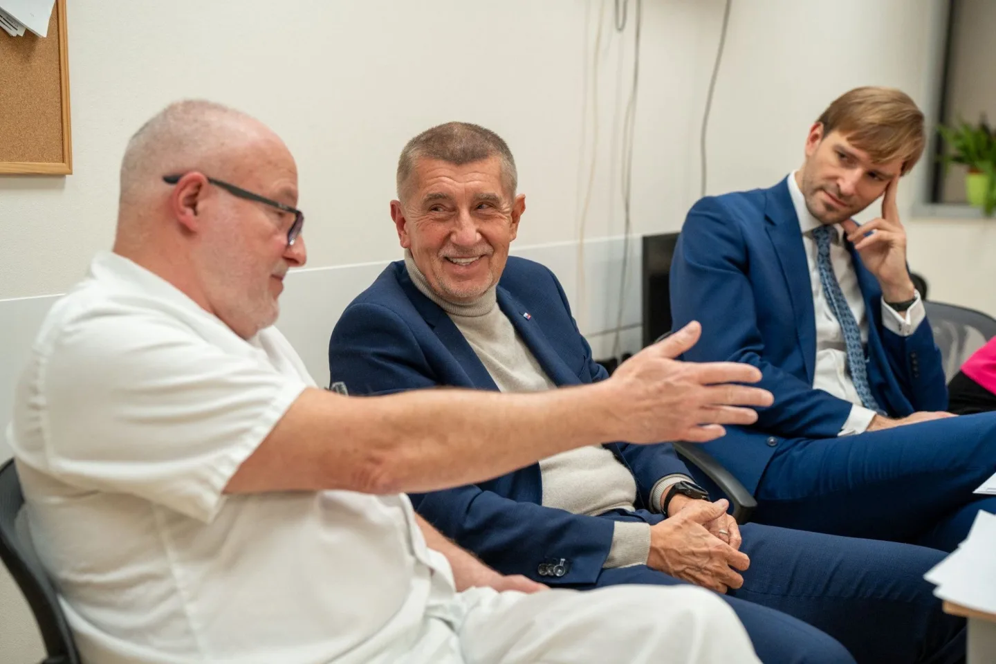 Babiš a Vojtěch v liberecké nemocnici. Premiér ukázal snímek rakoviny prostaty