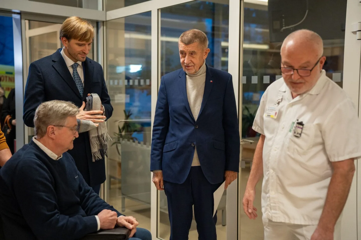 Babiš a Vojtěch v liberecké nemocnici. Premiér ukázal snímek rakoviny prostaty