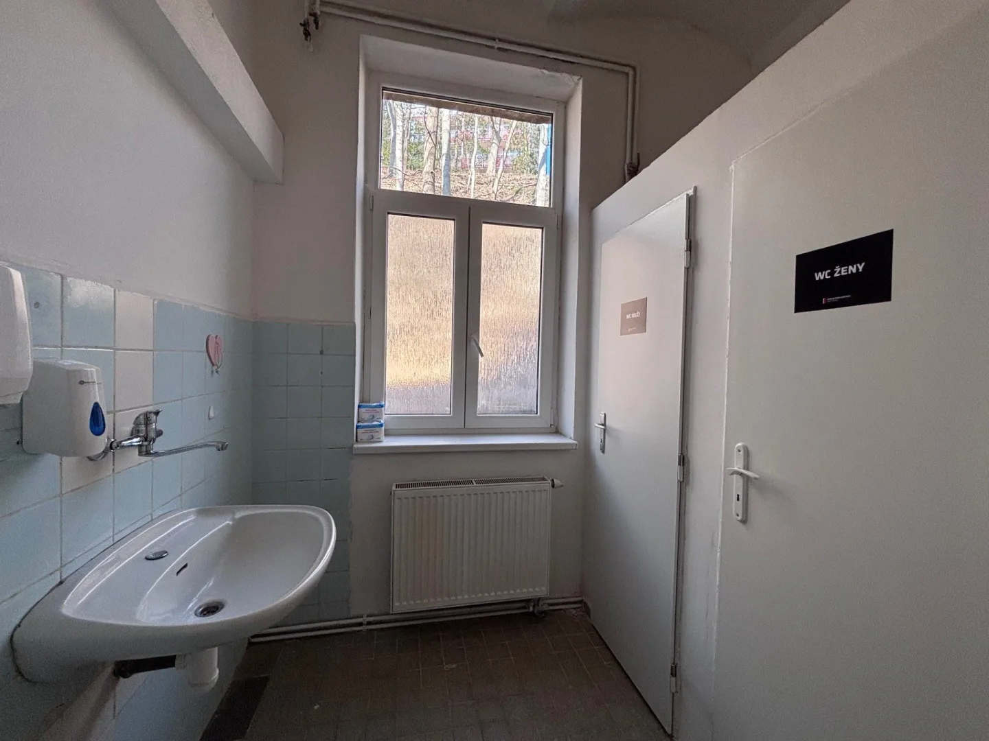 Sprcha, trocha jídla, oblečení a lékařská pomoc. Liberec má nové centrum pomoci bezdomovcům