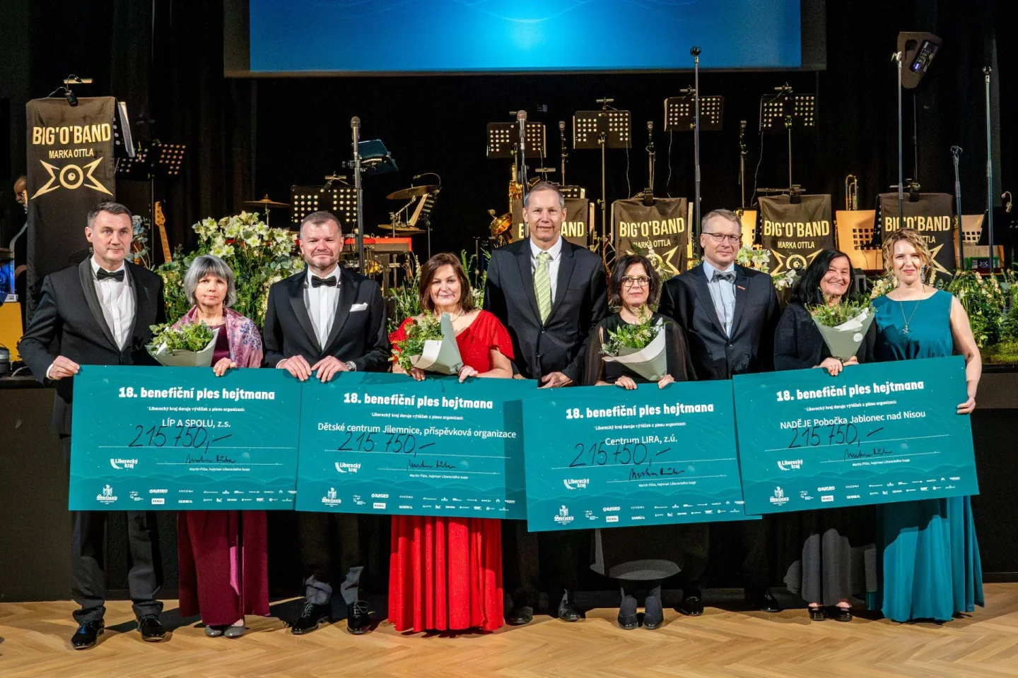 Benefiční ples hejtmana podpořil dobrou věc, mezi čtyři organizace rozdělí kraj 863 tisíc