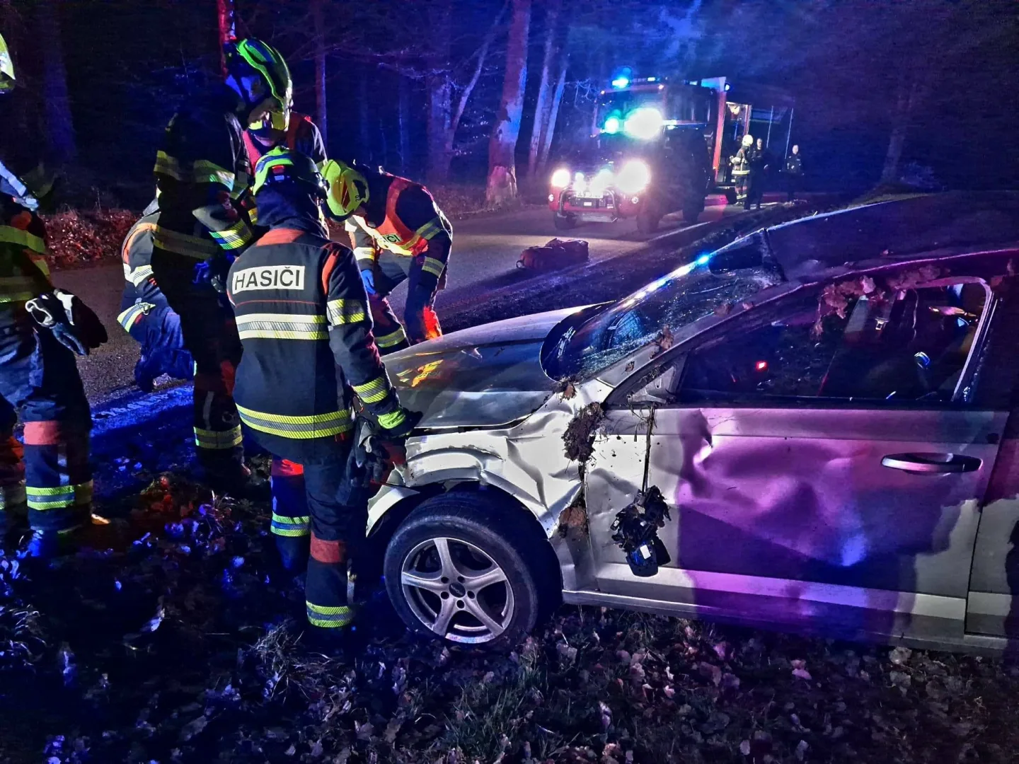 Při nehodě v Hrádku nad Nisou – Dolní Suché byli večer zraněni čtyři lidé