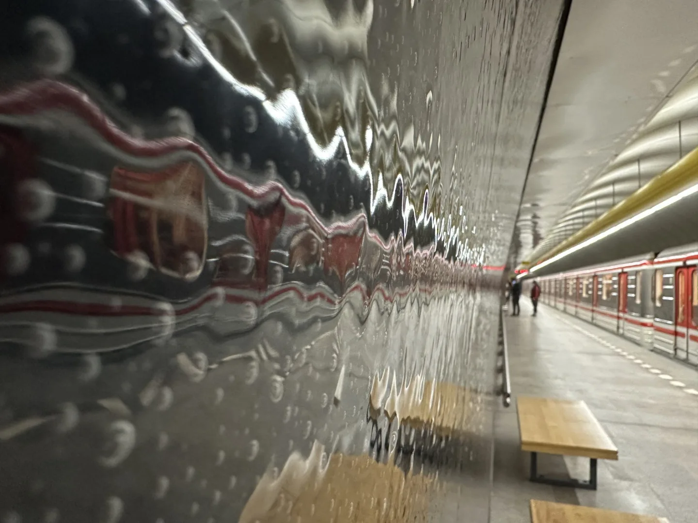 FOTO: Stanice Českomoravská prošla modernizací, přejmenovávat se nebude