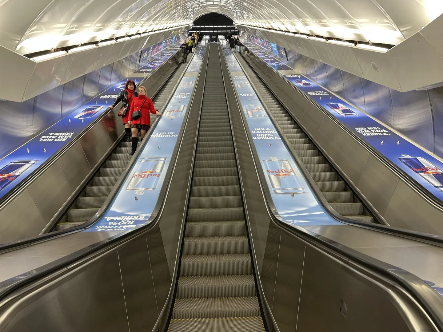 FOTO: Stanice Českomoravská prošla modernizací, přejmenovávat se nebude