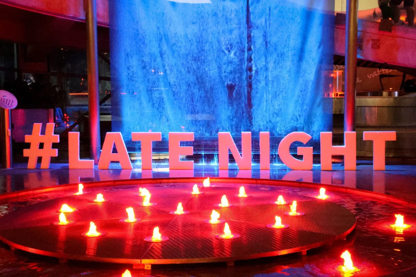 iQLANDIA zve na večerní misi do vesmíru: Late Night 2026.