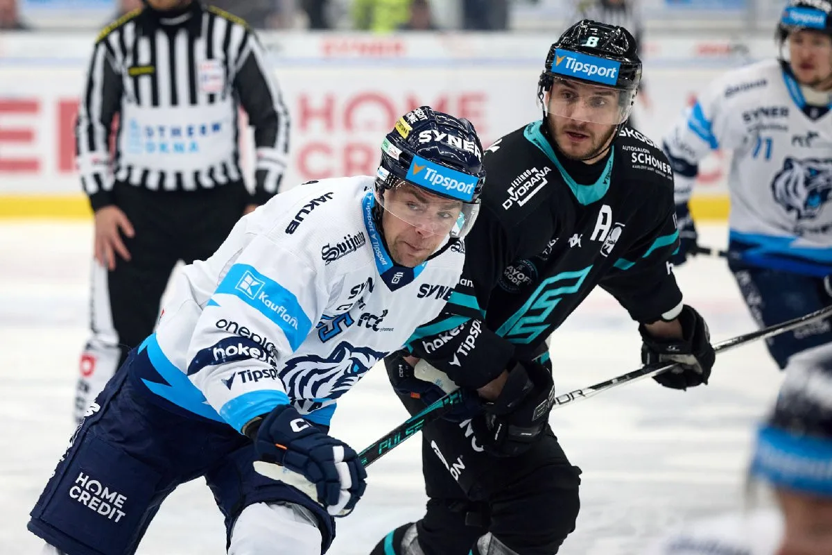 Závěrečný nápor nestačil. Úvodní čtvrtfinálovou bitvu play-off ovládly Karlovy Vary