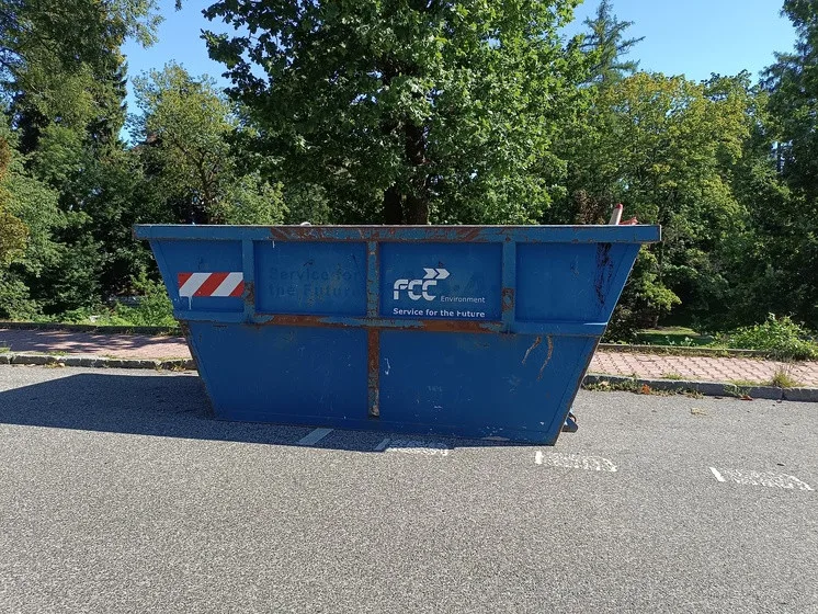 Jarní úklid v Liberci začne na Velikonoční pondělí, město rozmístí kontejnery na objemný odpad
