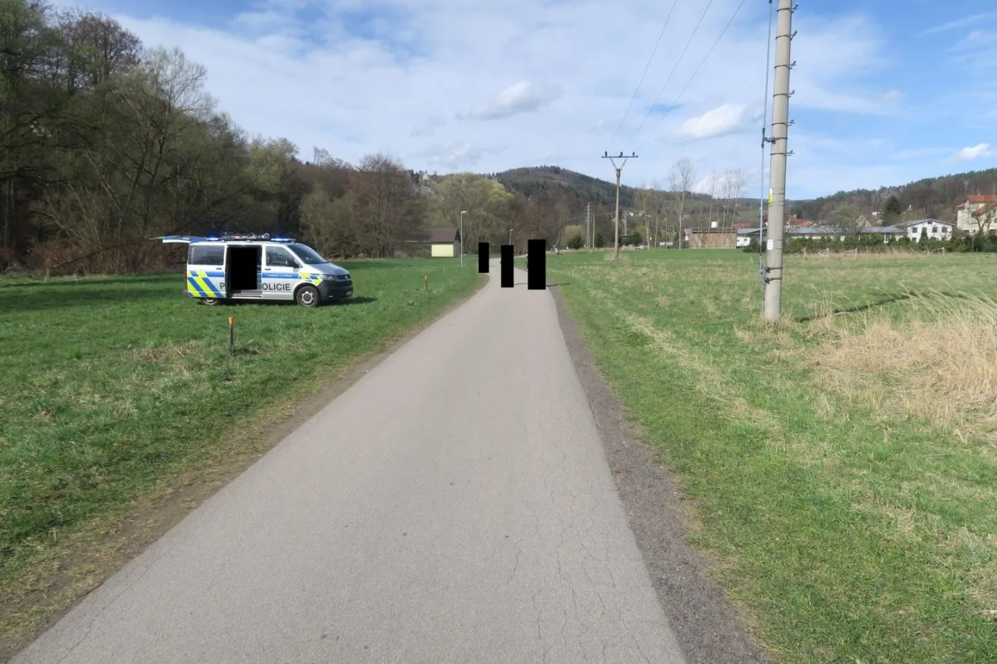 Na cyklostezce v Malé Skále vběhla holčička do kola nezletilé cyklistce. Policie hledá svědky