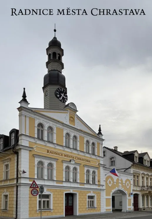 Vítězný nápis na radnici v Chrastavě.