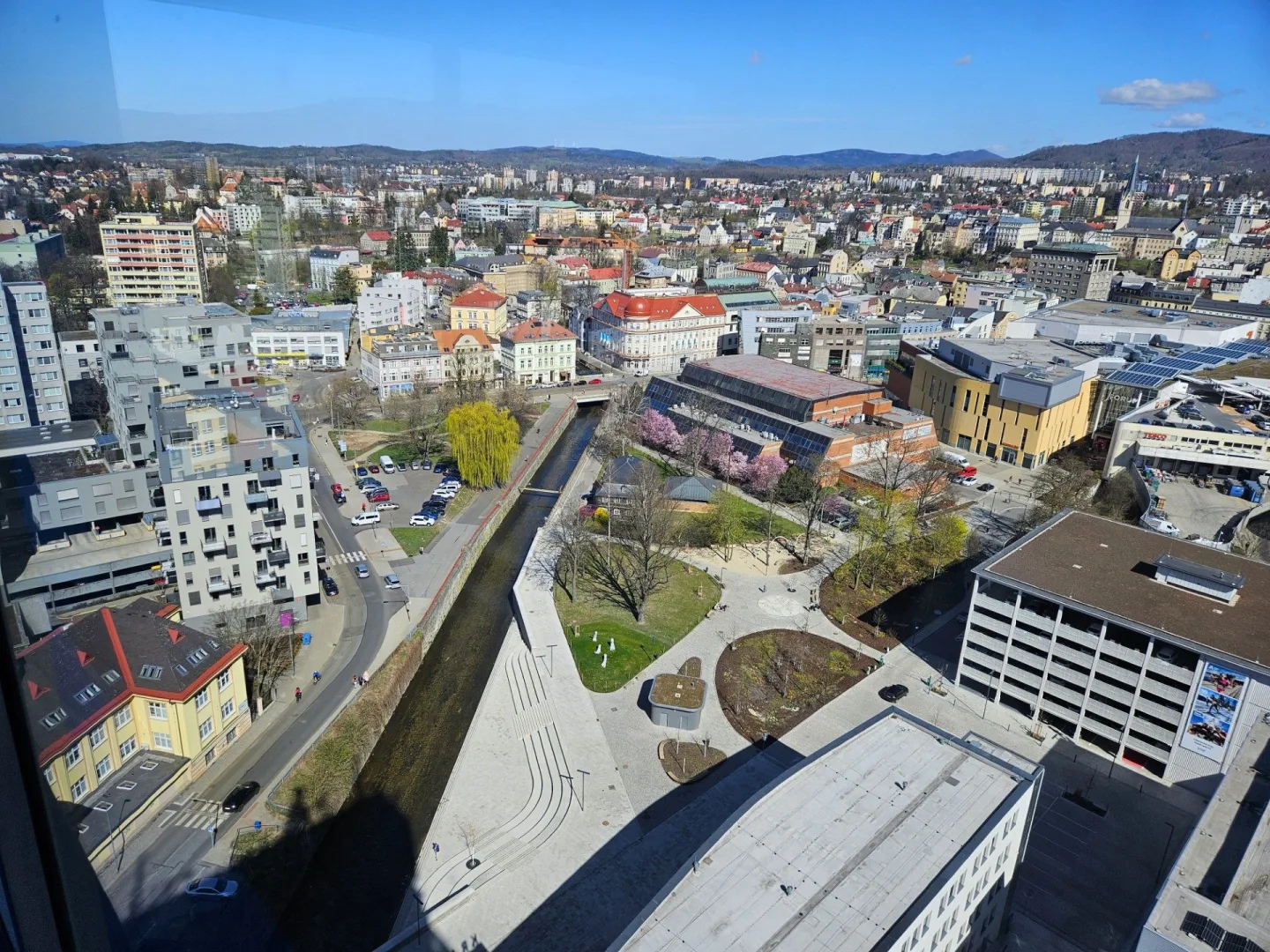 Centrum Liberce jako na dlani z výšky 80 metrů – vyhlídka v sídle kraje je otevřená