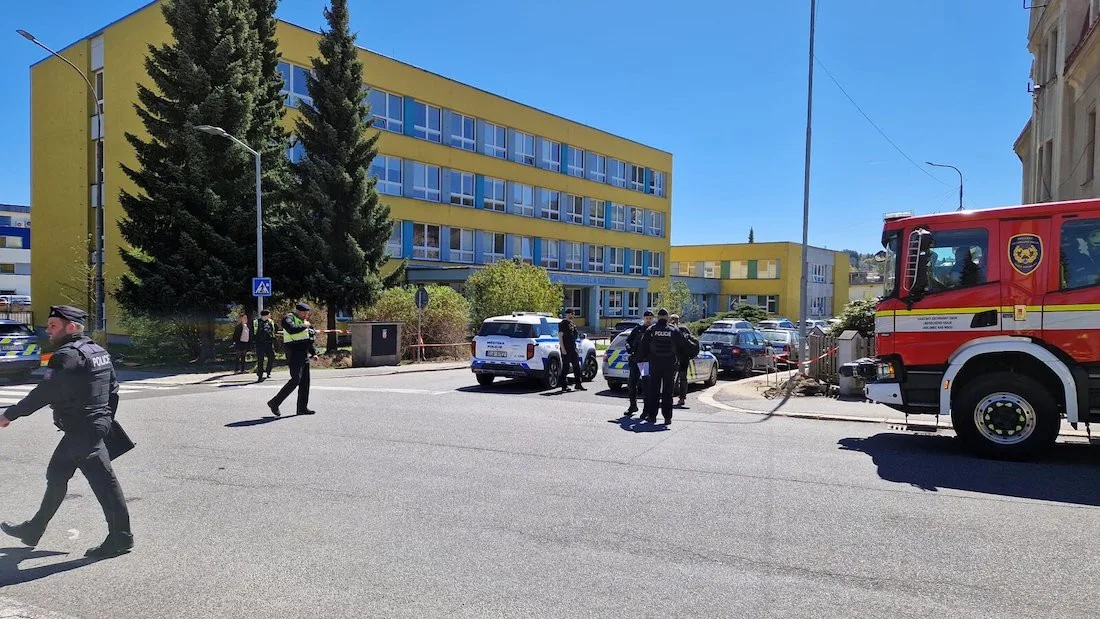 Policie muže, jenž v Jablonci vyhrožoval okolí, podezírá ze tří trestných činů