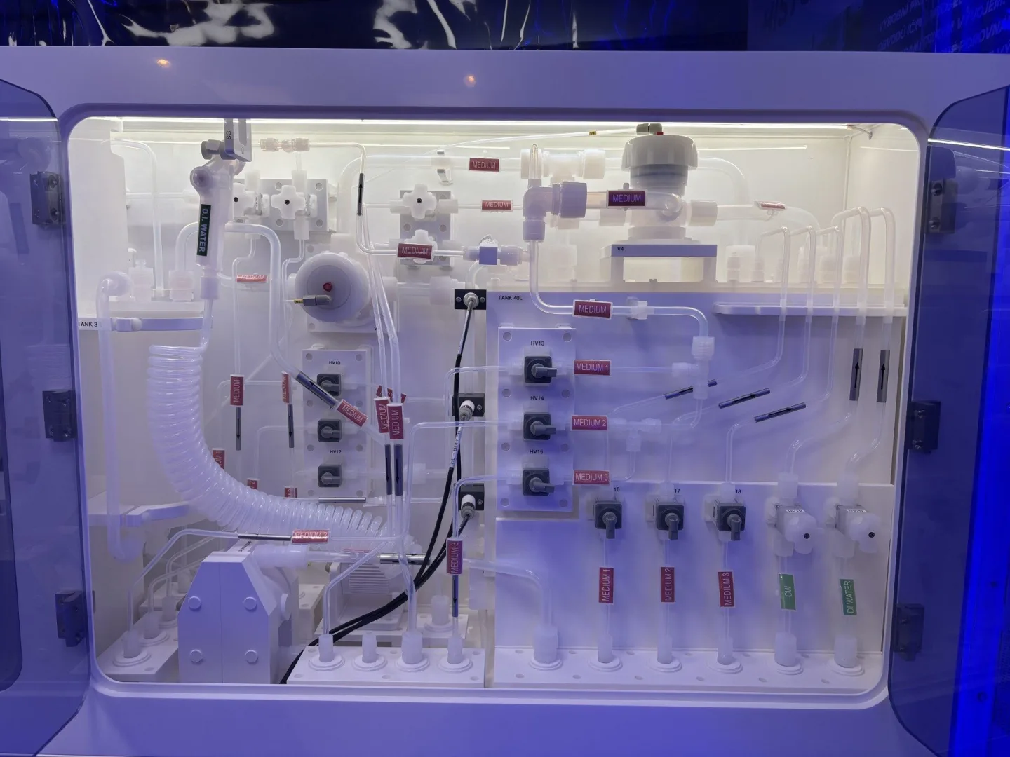 Dnešní svět bez nich nefunguje. Unikátní expozice mikroelektroniky v Liberci ukazuje výrobu čipů