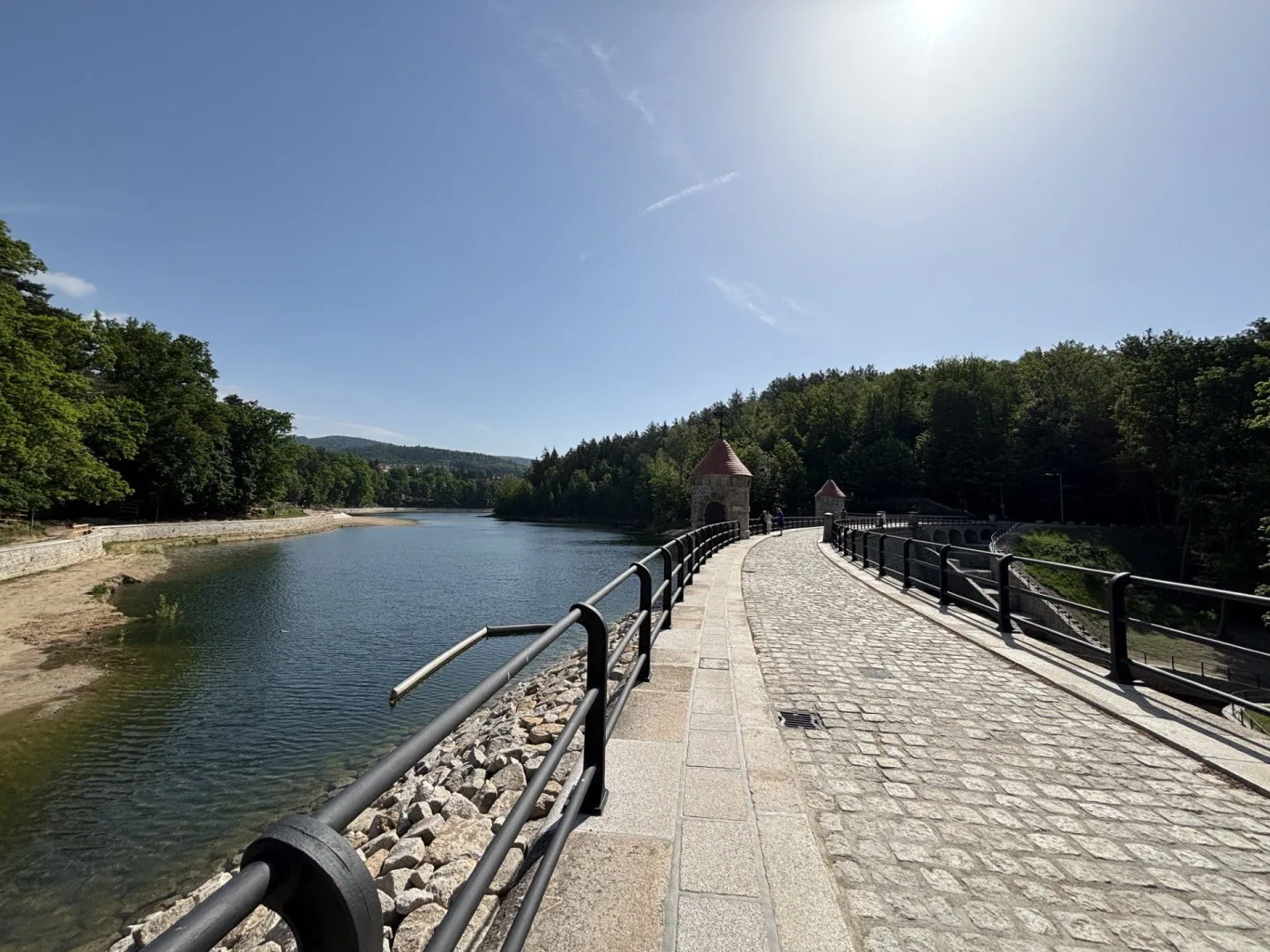 Konečně. Hráz liberecké přehrady je po rekonstrukci znovu přístupná veřejnosti