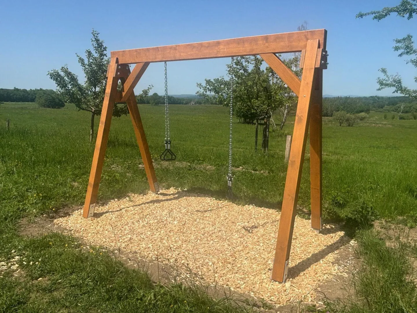 Starou poutní cestu v Novém Městě pod Smrkem nově doplňují fitness prvky, vznikla Fit stezka