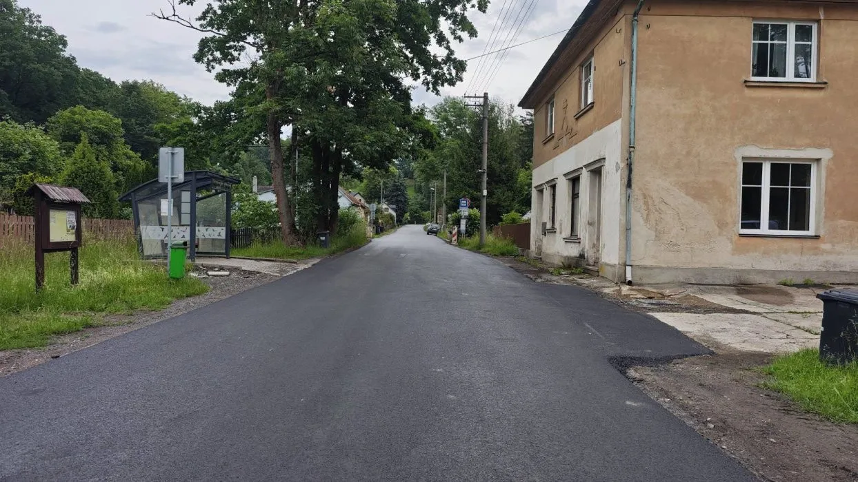 Silnice v Hrádku nad Nisou-Václavicích je po dvou letech opět plně průjezdná