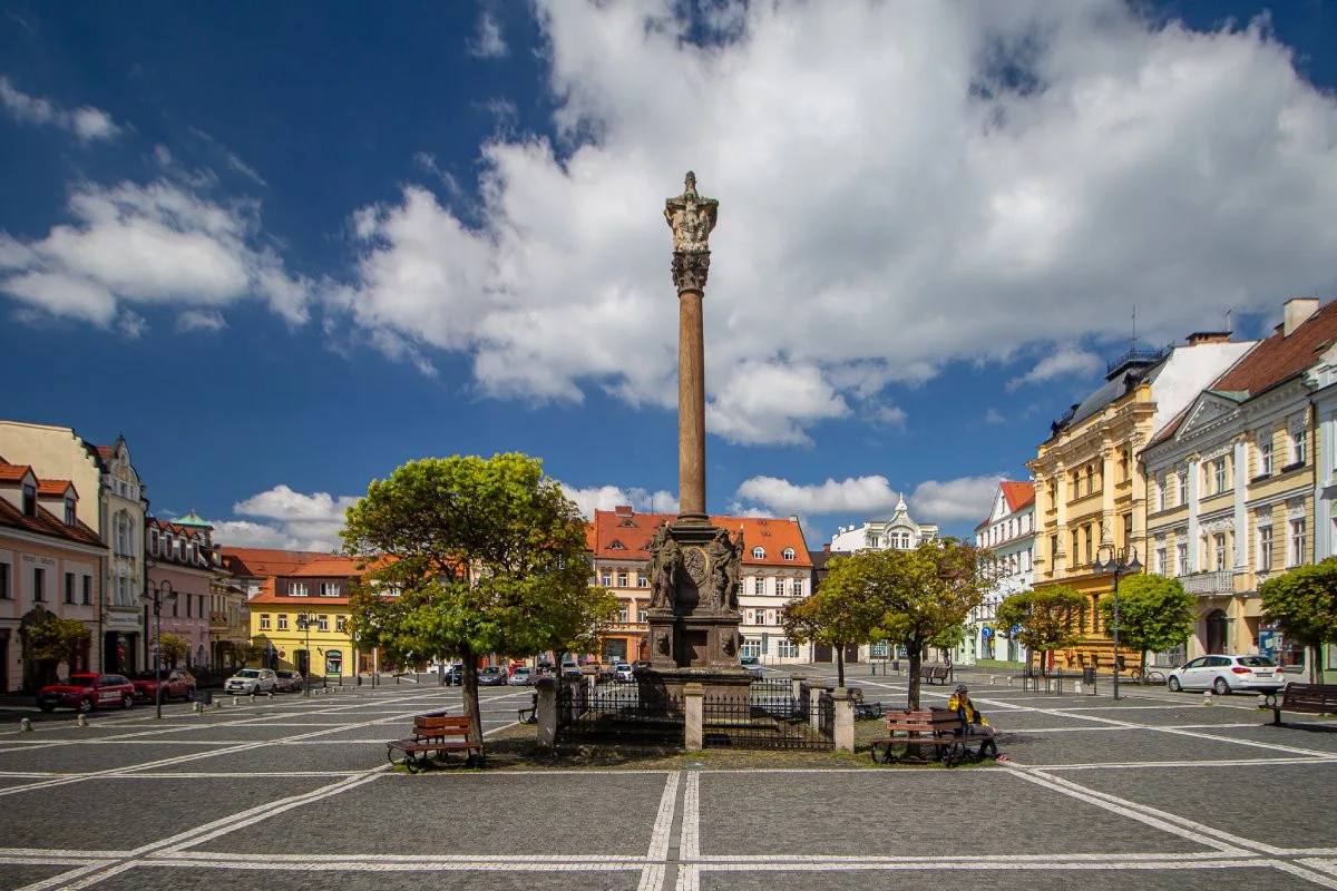 V České Lípě začala oprava morového sloupu, sousední kašnu teprve čeká