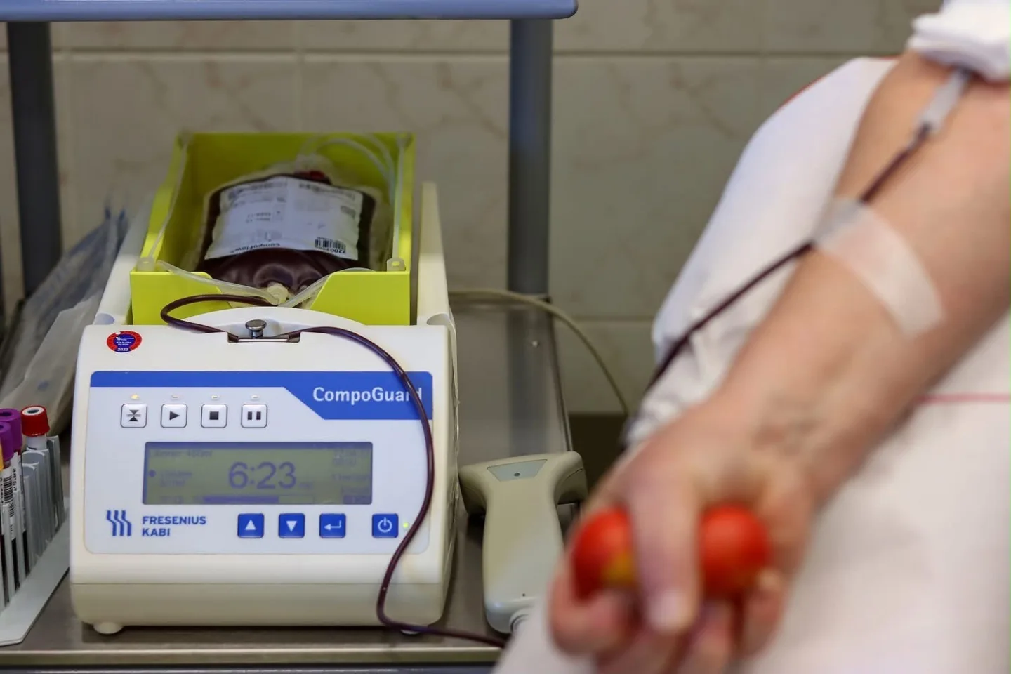 Je světový den dárců krve. Transfuzka liberecké nemocnice u té příležitosti hledá prvodárce