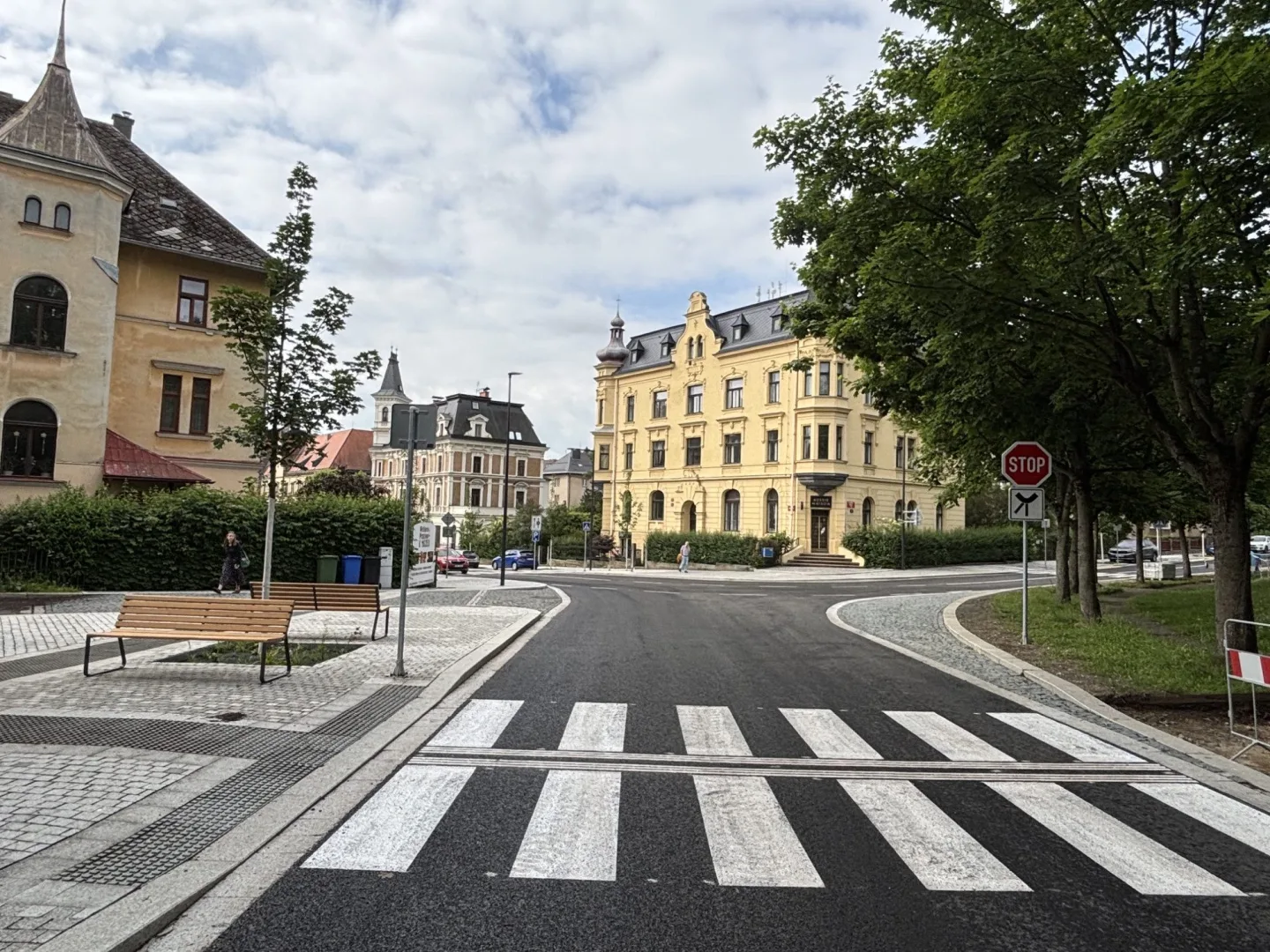 Vítězná ulice v Liberci je průjezdná bez omezení, práce především na přilehlém parku pokračují
