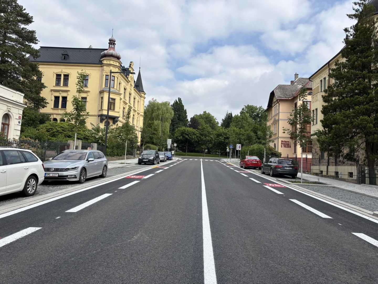 Vítězná ulice v Liberci je průjezdná bez omezení, práce především na přilehlém parku pokračují