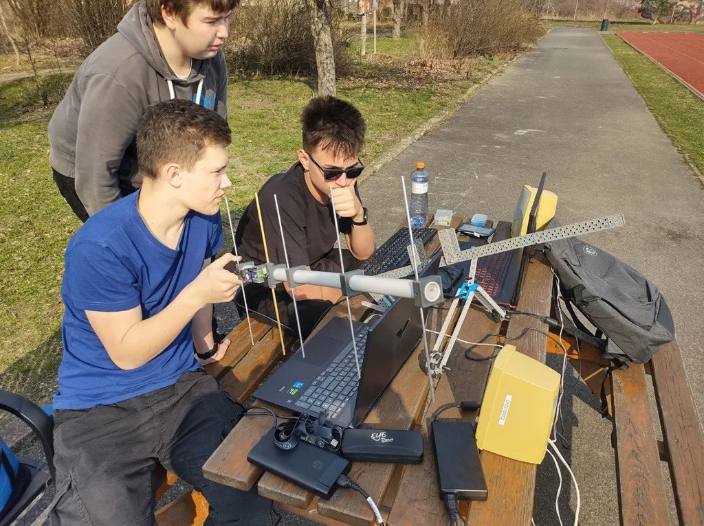 Chytání signálu testovacího letu