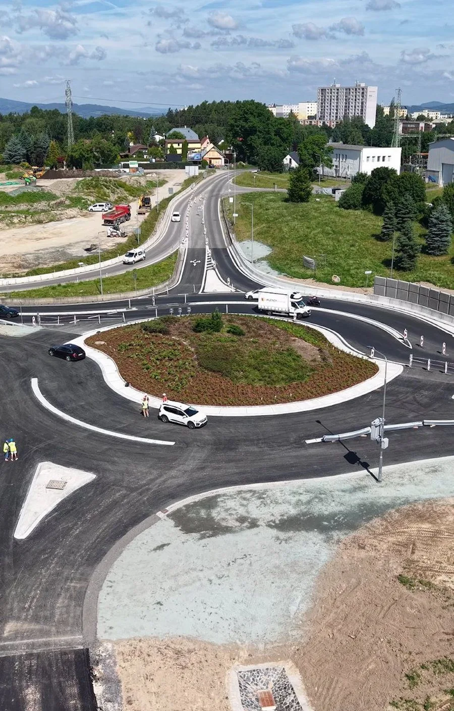 ŘSD zprovoznilo turbo-okružní křižovatku na výjezdu do Jablonce. Vyšla na 45 milionů