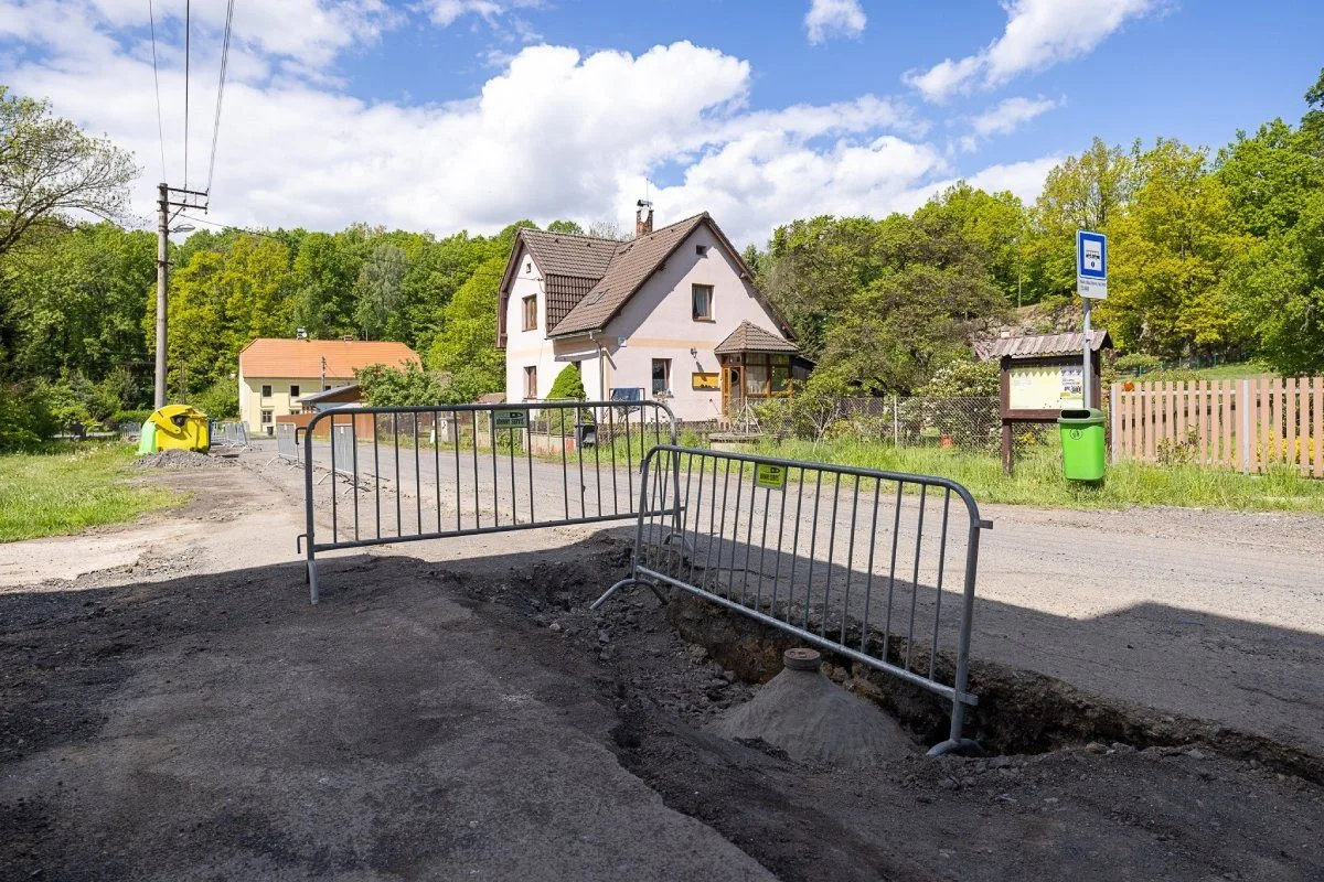 Budování přípojek k novému vodovodnímu řadu ve Václavicích