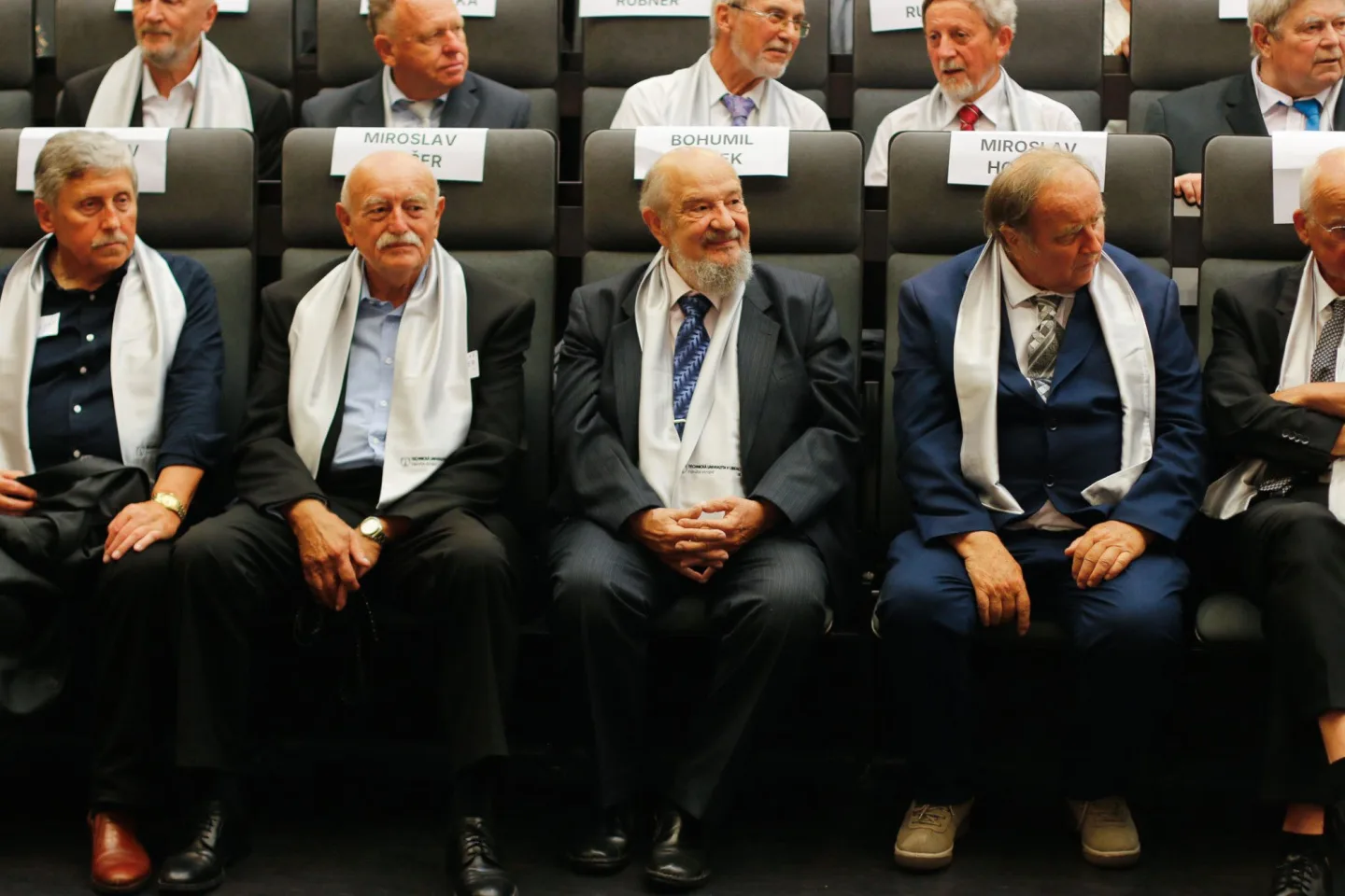 Historicky první zlaté promoce na liberecké univerzitě: Absolventi se vrátili po padesáti letech