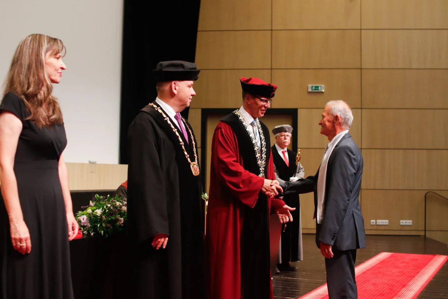 Historicky první zlaté promoce na liberecké univerzitě: Absolventi se vrátili po padesáti letech