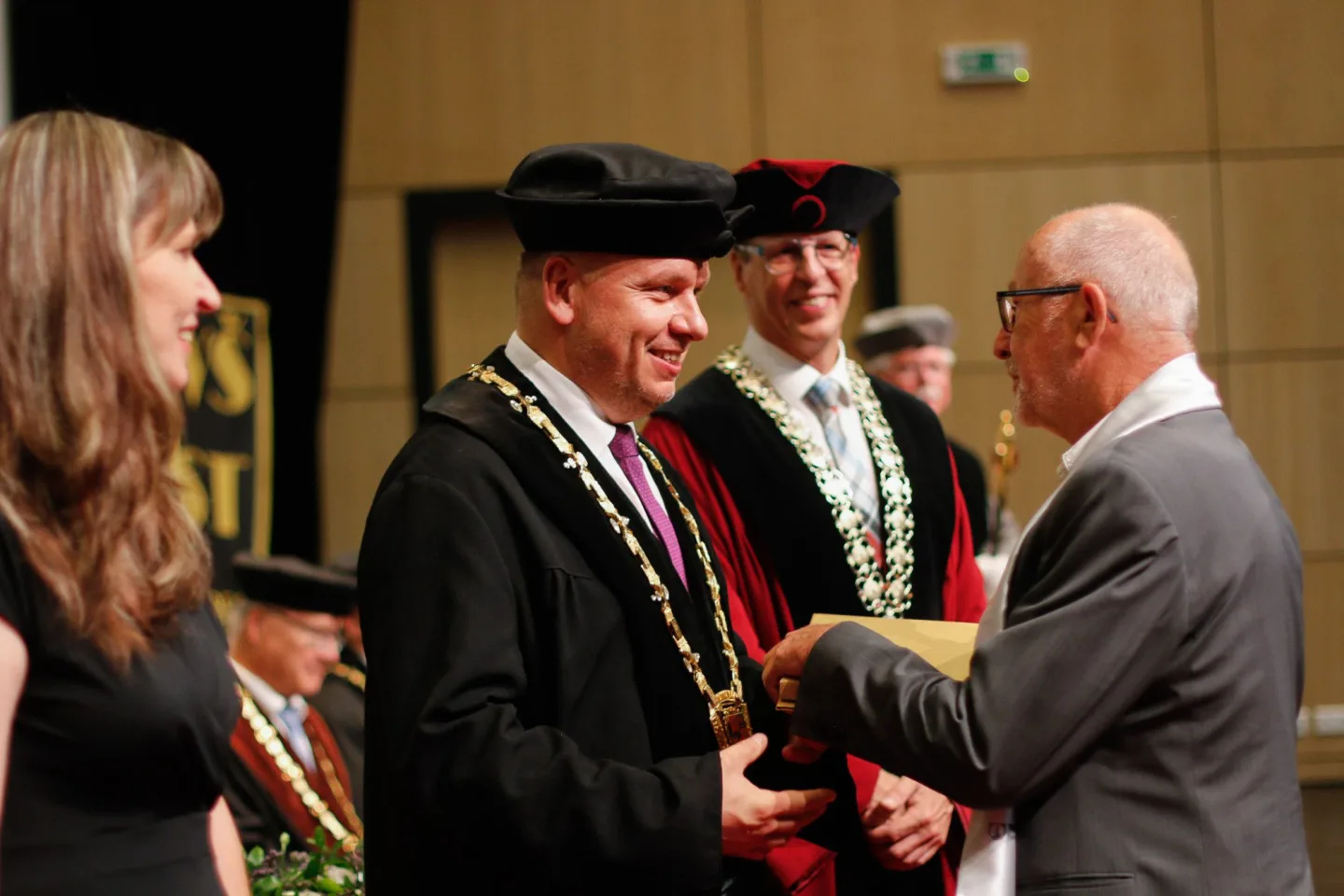 Historicky první zlaté promoce na liberecké univerzitě: Absolventi se vrátili po padesáti letech