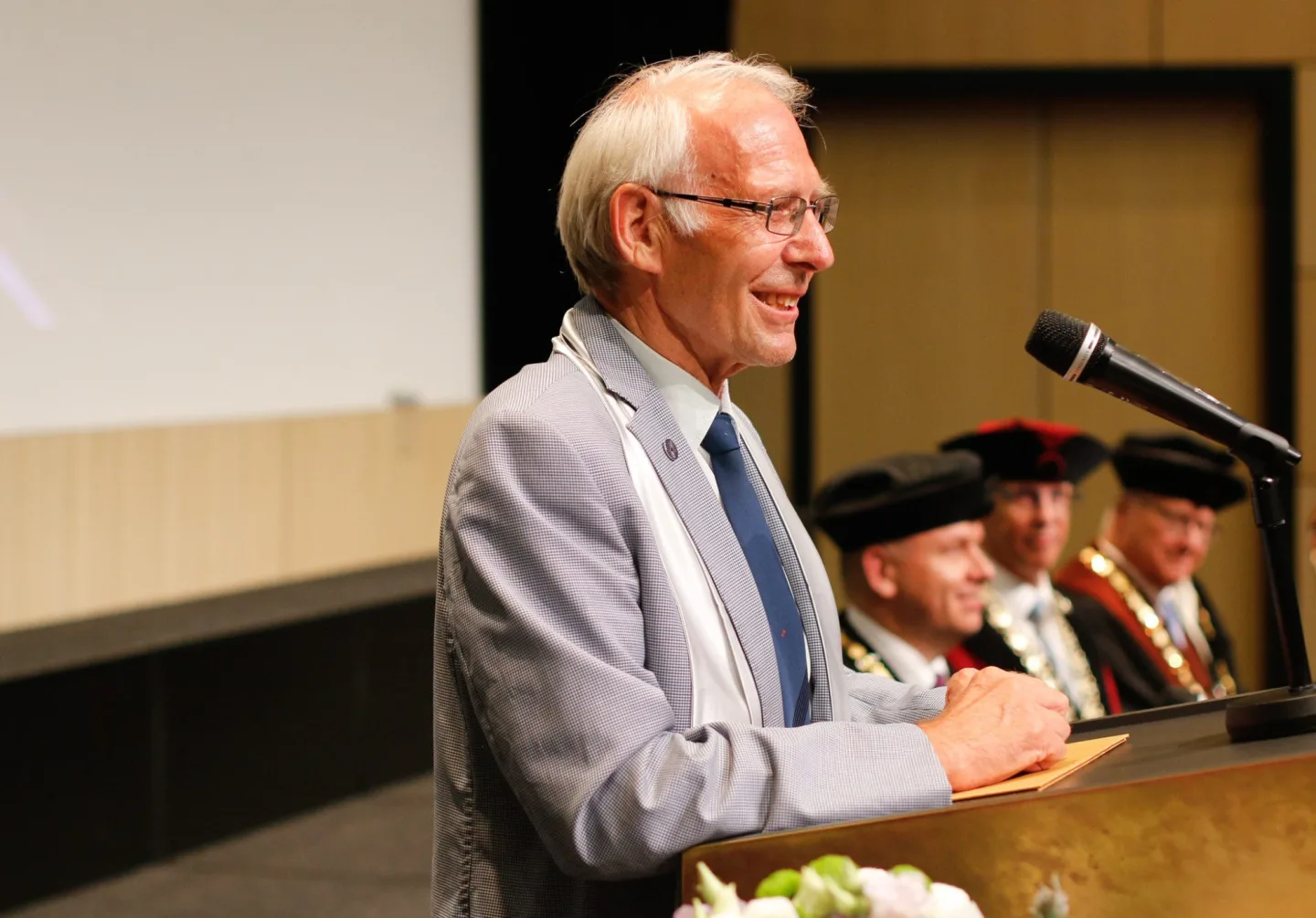 Historicky první zlaté promoce na liberecké univerzitě: Absolventi se vrátili po padesáti letech