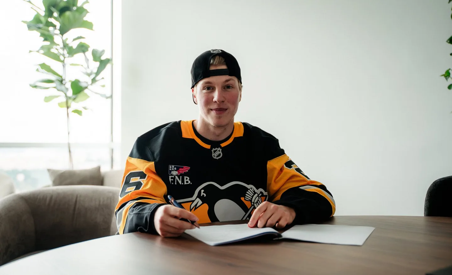 Galvas podepsal kontrakt s Pittsburghem. Sezonu 2026/27 stráví u Tygrů