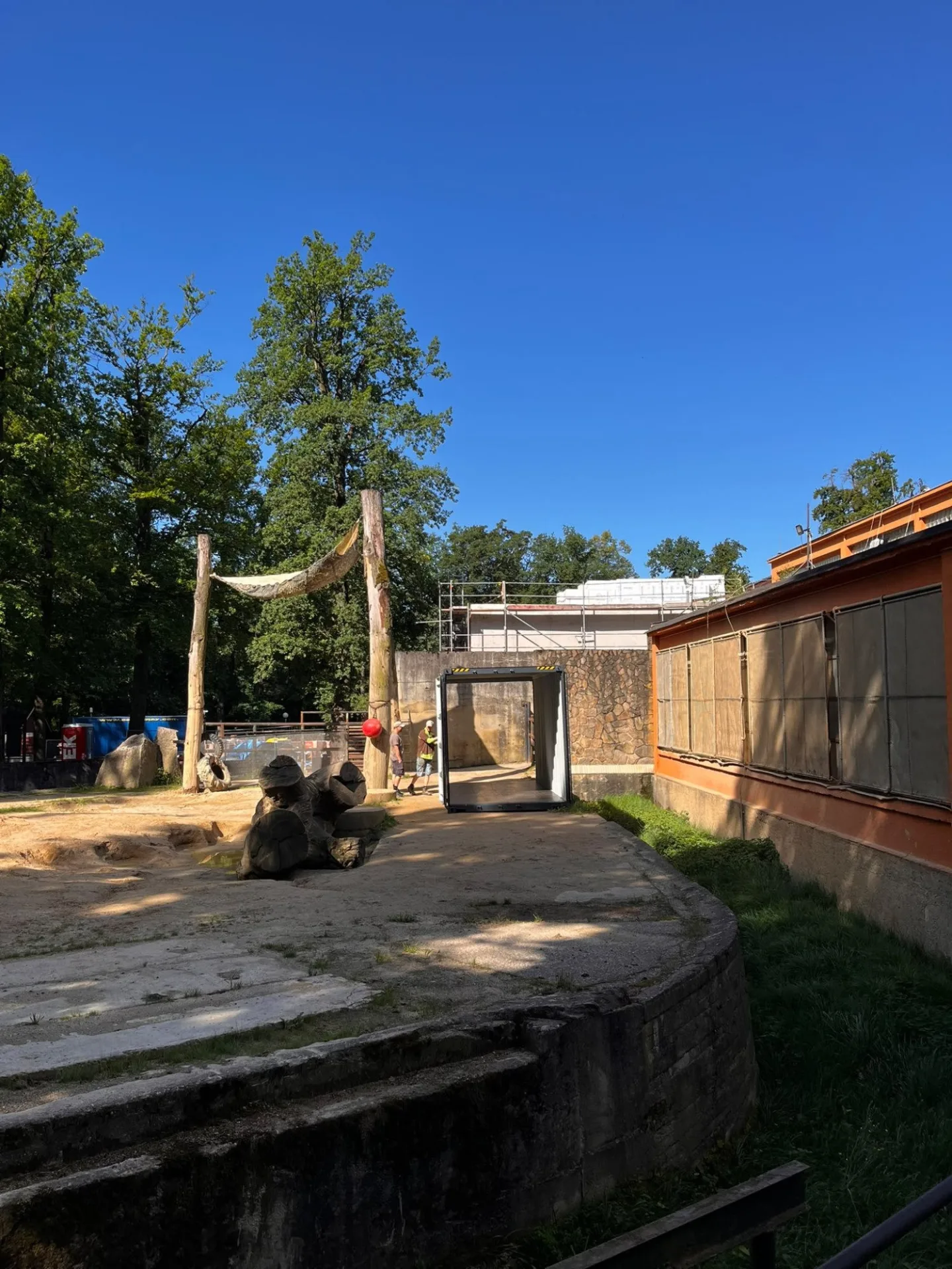Poslední léto s Balou v Zoo Liberec. Slonice se připravuje na cestu do nového domova