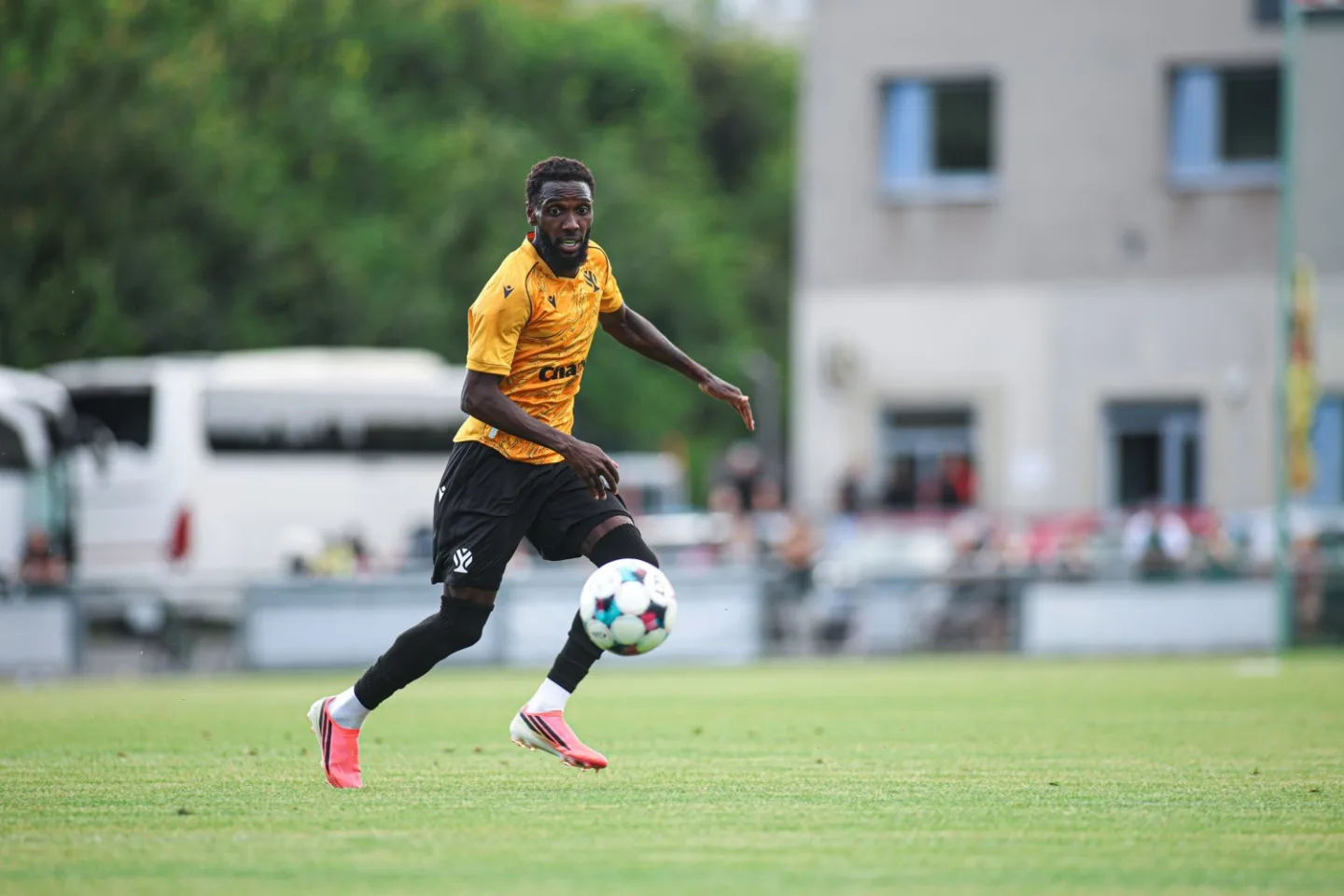 Alexis Alegue opouští po třech letech fotbalový Jablonec, přestupuje do Artisu Brno