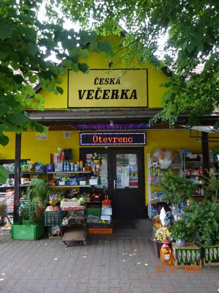 Hlodavci i špína. Inspekce stopla výrobu závitků ve večerce v Raspenavě