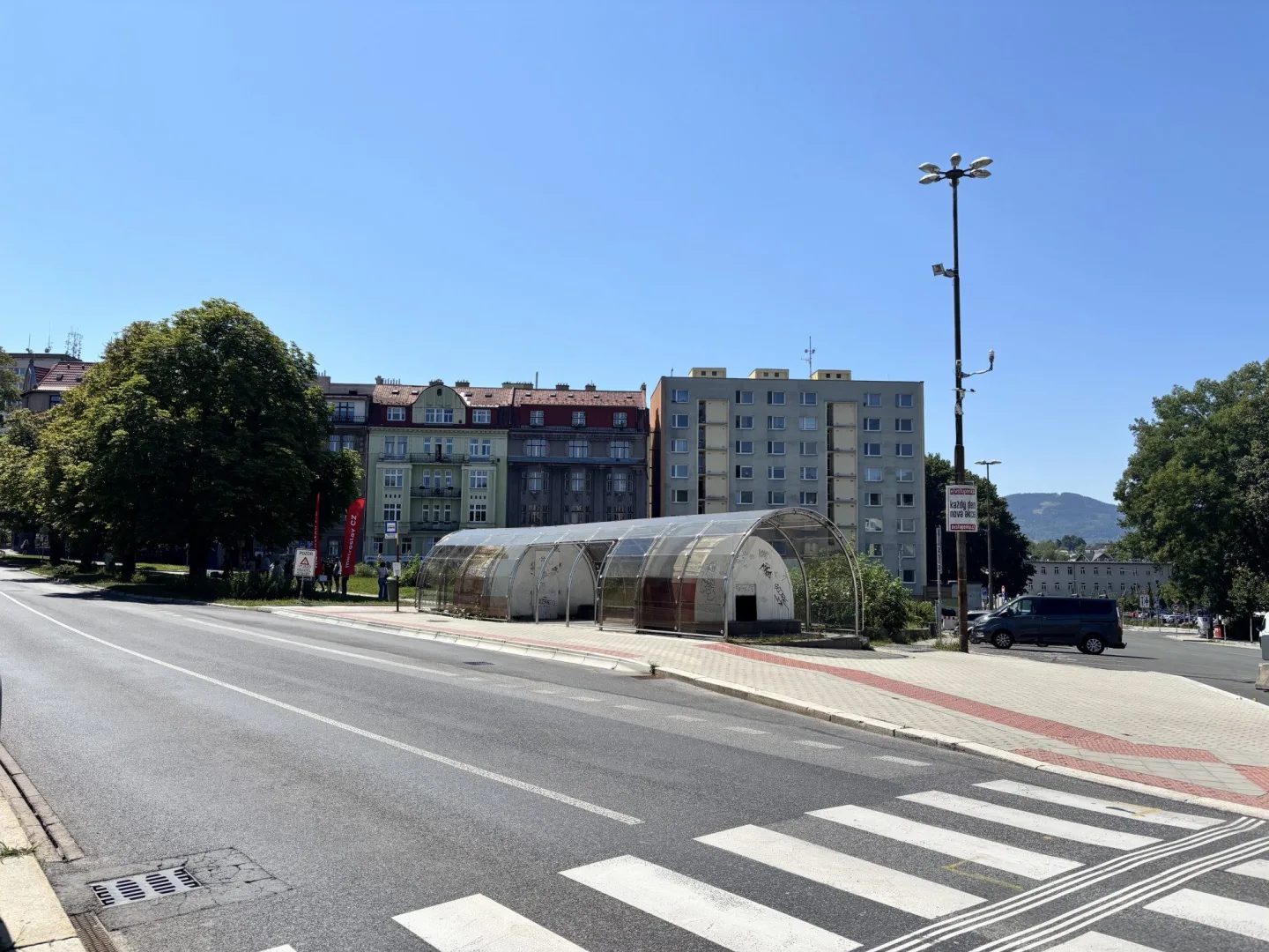 Konec nebezpečným křižovatkám. Liberec zahájil proměnu Tržního náměstí