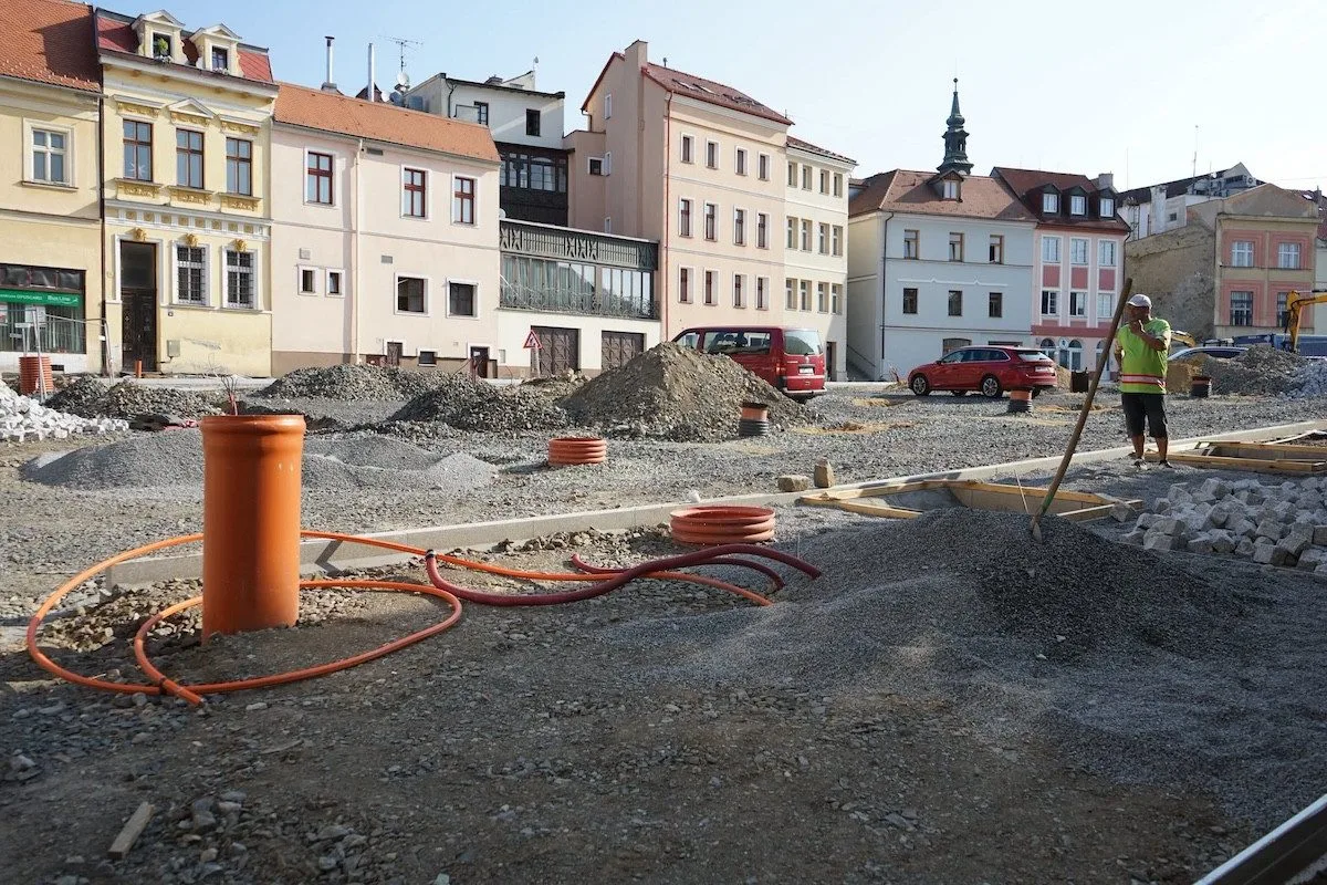 Náměstí v České Lípě dostane novou dlažbu. Vznikne i obrys bývalého kostela