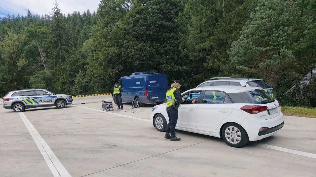 Lovy na nelegální migranty v kraji: Policisté nasadili i detektor srdce
