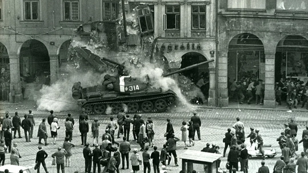 Devět mrtvých, desítky zraněných. Do Liberce před 58 lety přijely sovětské tanky