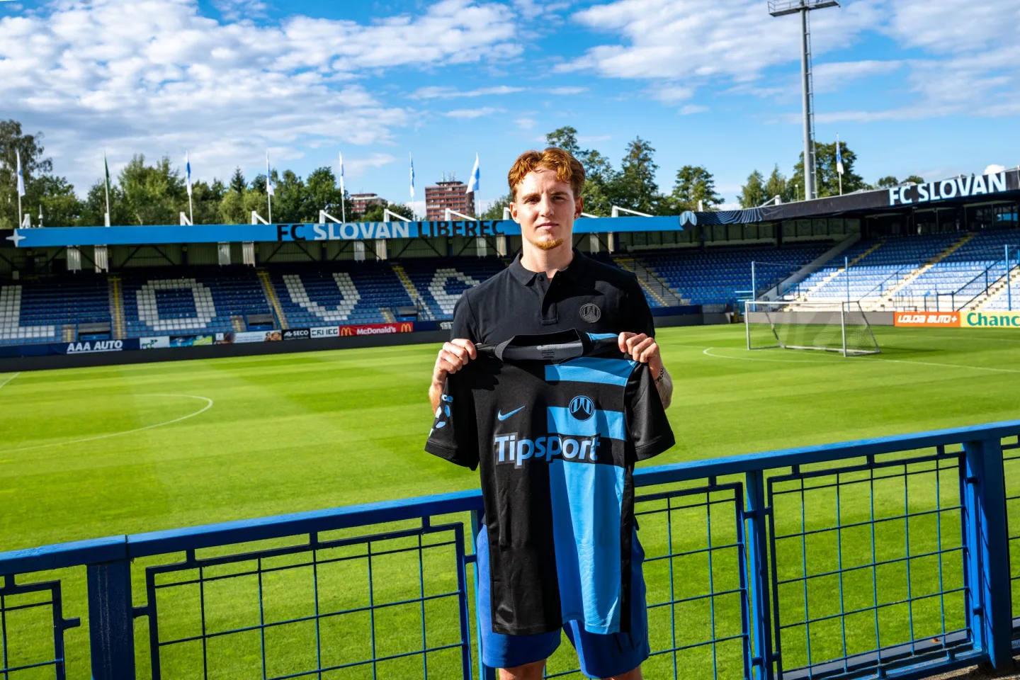 Slovinský útočník i křídlo z Nigérie. A přijde Mikulenka? Slovan nadále posiluje
