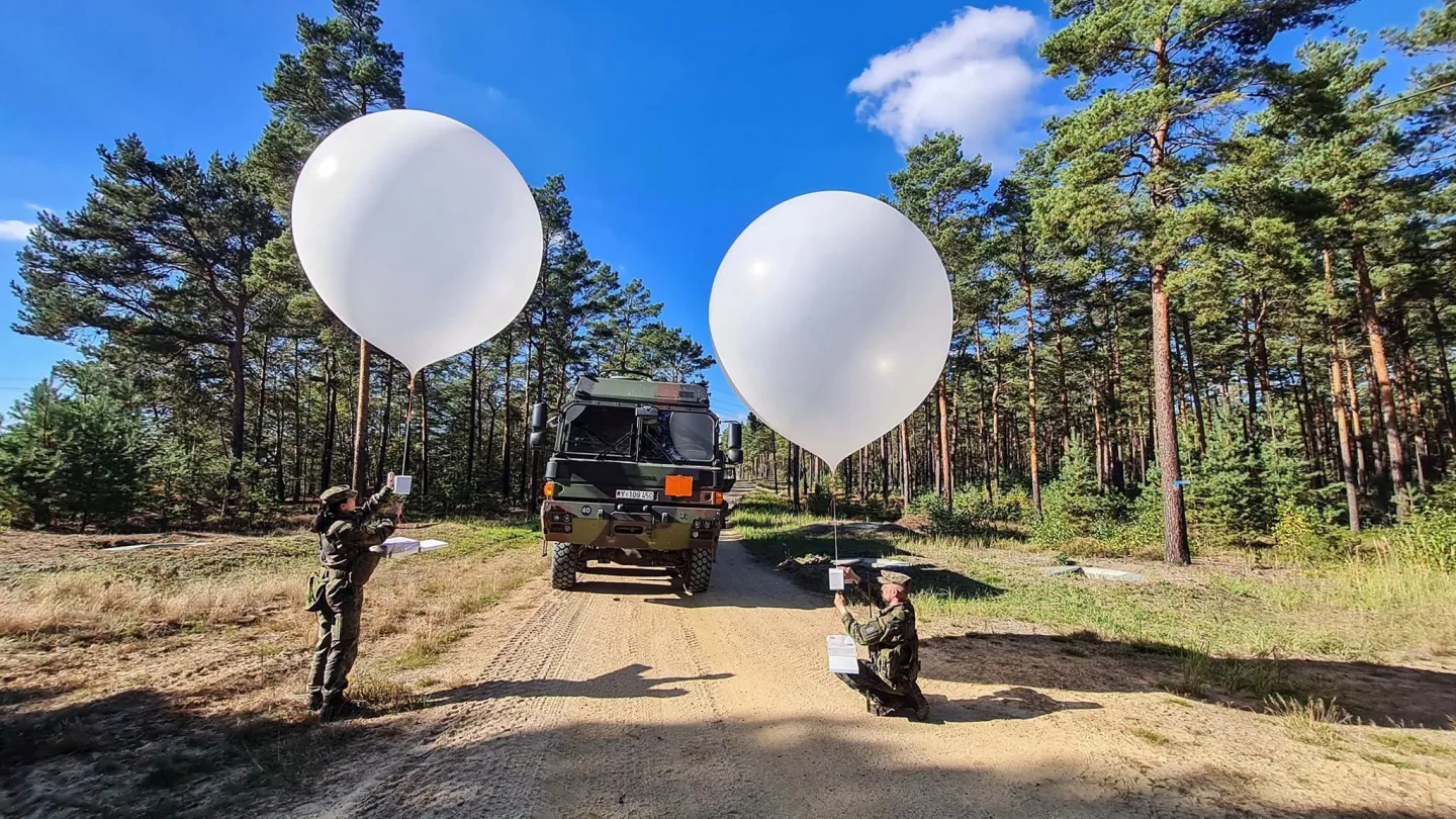 Německá armáda cvičí u hranic, do Libereckého kraje mohou doletět balony s letáky