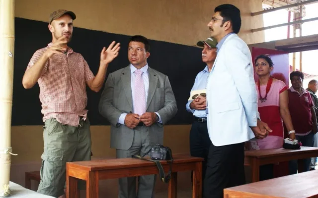 Provedení české delegace nově otevřenou školou
