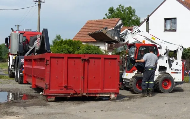 Fotografie, které pořídili liberečtí hasiči v obcích Kly a Hořín. Foto: HZS LK Zdenka Štrauchová