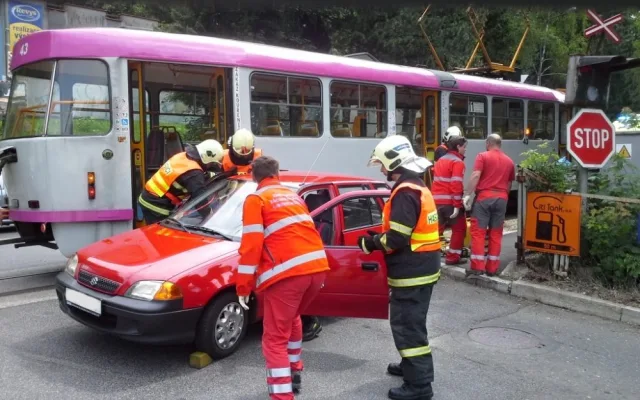 Nehoda tramvaje. Foto: HZSLK