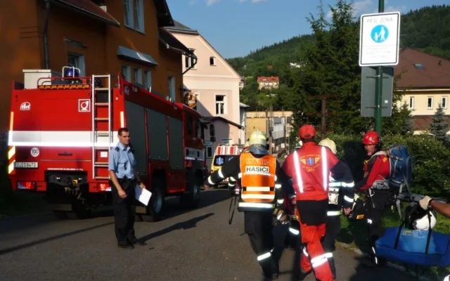 Těžká poranění utrpěla žena při pádu ze skály. Foto: HZSLK