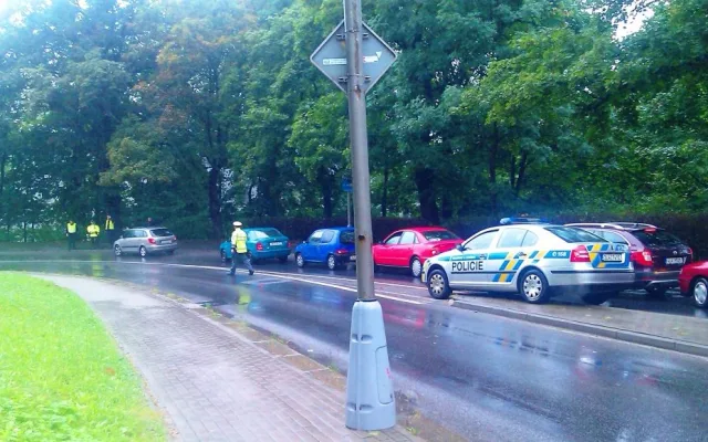 Nehoda zablokovala přilehlé ulice