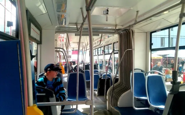 Den otevřených dveří ve vozovně dopravního podniku