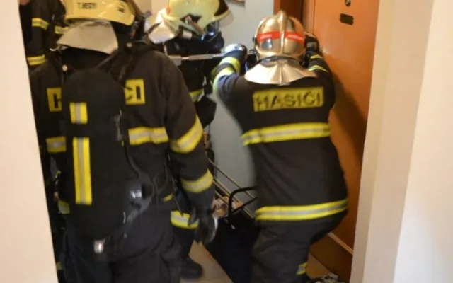 Požár v ulici Boženy Němcové. Foto: HZSLK