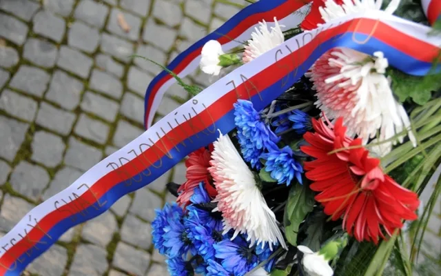 Pietního aktu se zúčastnilo na dvě stovky lidí. Foto: MML/Zuzana Minstrová