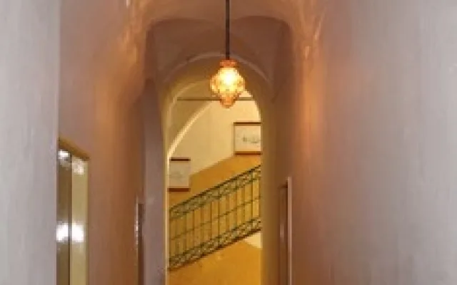 Kdo chodil na Stavebku, pamatuje na úzké chodbičky a průchody, ve kterých zpočátku bloudil. Foto: SPŠ Stavbení