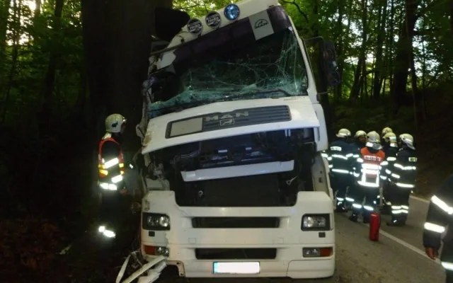 Pod Grabštejnem letos havarovalo několik aut a dva kamiony